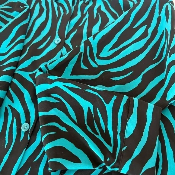 NWOT Susan Graver Teal/Black Animal Print Blouse - Picture 5 of 9